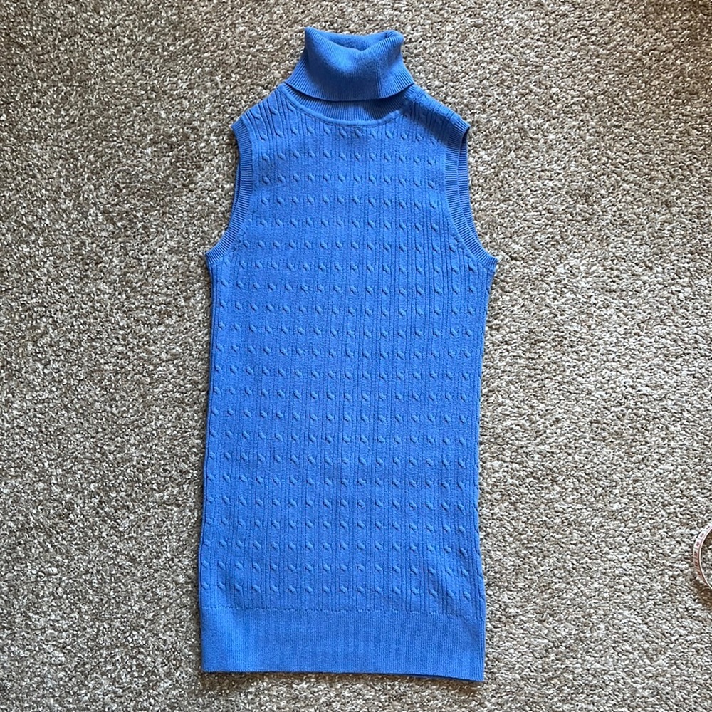 Sleeveless Turtleneck Sweater Top